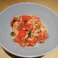 Spaghettis à la pancetta, aux tomates et au[...]