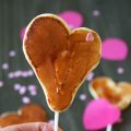 Pancakes pops en forme de coeur