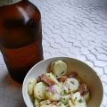 Salade de pommes de terre aux saucisses[...]
