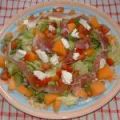Salade fraîcheur : melon, chèvre, jambon et[...]