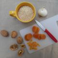 Pilaf de quinoa aux abricots secs et aux noix