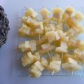 Brochettes apéritives ananas / gruyère