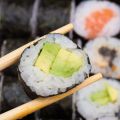 Sushi Maki (poulet/avocat)