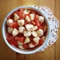 Salade de tomates-mozzarella...et pêches !