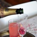 Cocktail Champagne, Grenade et Hibiscus... Et[...]