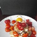 Salade de quinoa et boulgour aux fraises,[...]