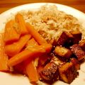 Tofu caramélisé, riz et carottes à l'étouffée