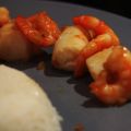 Curry de crevettes et Saint-Jacques poêlées