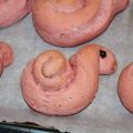 Petits escargots roses en pain