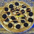 Pizza aux oignons, pomme et boudin noir