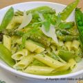 Penne aux asperges vertes, petits pois et pois[...]