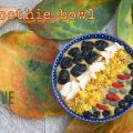 Smoothie bowl à la mangue et au kaki