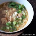 Soupe de tofu aigre-piquante (hot and sour) à[...]