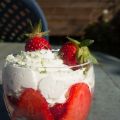 Verrine fraises chantilly maison et petits[...]