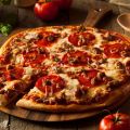Pizza sans gluten aux tomates fraîches, viande[...]