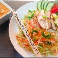 Salade de poulet à la vietnamienne et sa sauce[...]