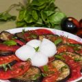 Salade de tomates - mozzarella - aubergines,[...]