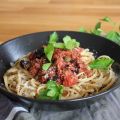 Linguine au thon, tomates, câpres et olives