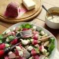 Salade croquante aux betteraves, radis et féta,[...]