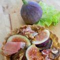 Tartelettes figue, jambon cru & noix
