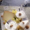 Brochettes fromagères et plateau de fromages