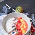 Smoothie bowl à la fraise, kiwi et ananas au[...]