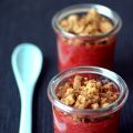 Crumble pommes, fraises, rhubarbe aux speculoos