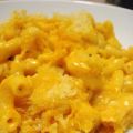 Macaroni au fromage à la Sriracha et croûte de[...]