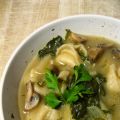 Soupe aux tortellinis, champignons et épinards