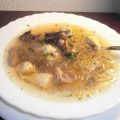 Soupe thaïe au poulet, aux champignons et aux[...]