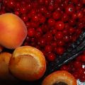 Confiture d’abricots et groseilles rouges à la[...]