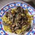 Pâtes aux gésiers et aux champignons