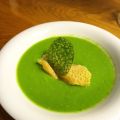 Velouté de petits pois au parmesan