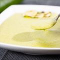 Soupe froide de courgettes au curry