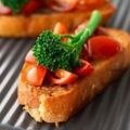 Crostinis aux bimis tomates et basilic