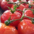 Tomates cerises sur grappe semi - confites