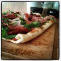 Pizzalade au jambon cru et à la roquette ([...]