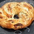 Pizza couronne torsadée au saumon fumé