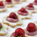 Sablés de fleurs de framboises
