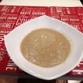 Potage aux oignons, poires et roquefort