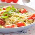 Salade de pâtes, tomates, feta et roquette