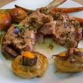 Carré d'agneau en croûte d'herbes aux pommes de[...]