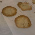 Tarte tout chocolat et tuiles croustillantes.