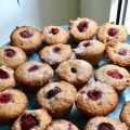 Minikouglofs aux amandes, framboises et[...]