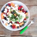 Salade melon, myrtilles, framboises, basilic et[...]