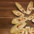 Barquettes d'endives au roquefort sucré salé
