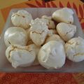 Meringues nature et aux amandes