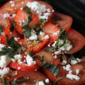 Carpaccio de tomates et de fraises à la feta