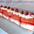 Bûche rose légère au coco et aux fruits rouges