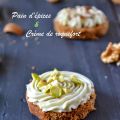 Canapés de pain d'épices, crème de roquefort et[...]